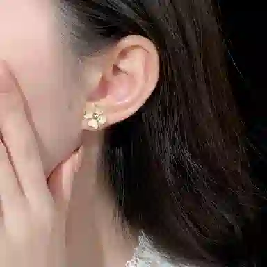 S925