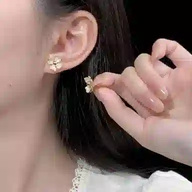 S925
