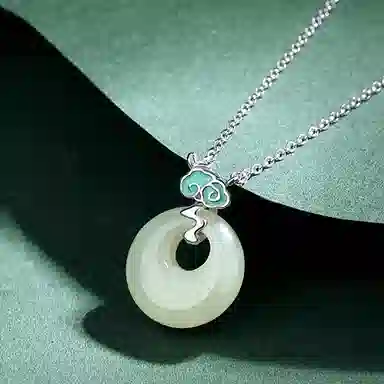 925