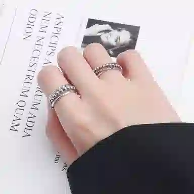 S925