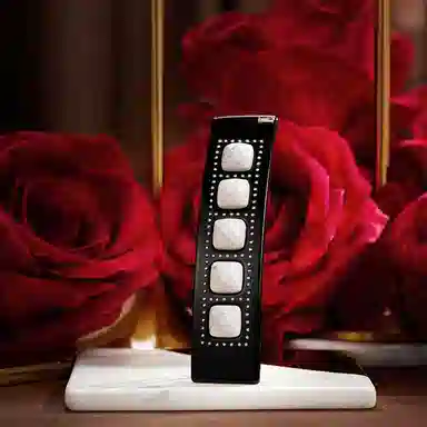 ALEXANDRE DE PARIS 8