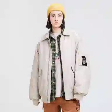 蜡笔小新 美式卡通人物像素字母印花袖袋袖徽休闲宽松加厚保暖翻领飞行员羽绒服 男女同款