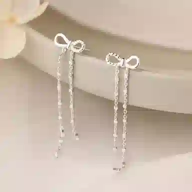 925