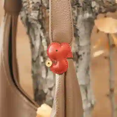 后鸟 【有蛇有得 】包包挂饰品配饰吊饰新中式可爱呆萌复古真皮小众本命年原创简约单优雅创意手工红色棕色 羊皮 挂件 男女同款情侣款