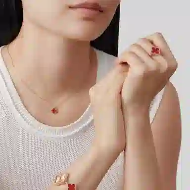 Van Cleef & Arpels Alhambra