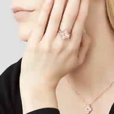 Van Cleef & Arpels Alhambra