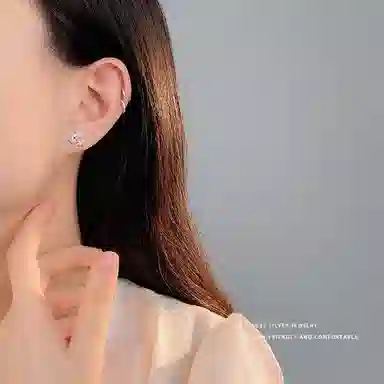 925