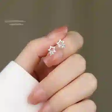 925