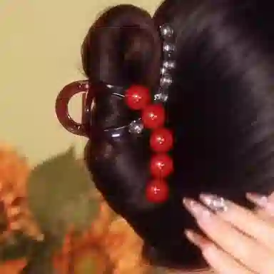 丹琴 本命年红色抓夹红豆珠珠高级感后脑勺盘发卡夹子鲨鱼夹发饰 亚克力 发夹 女款