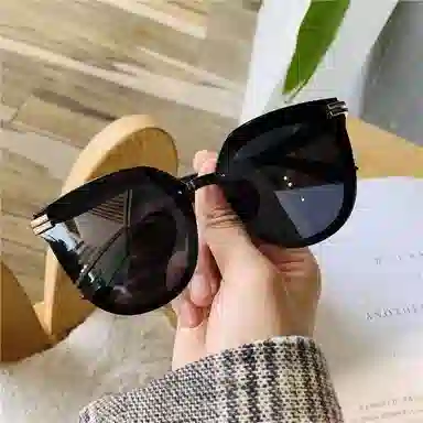 优幽兰 大脸显小百搭时尚墨镜大框防晒眼镜学生骑行简约小众户外旅行防紫外线 猫眼 太阳镜 男女同款情侣款