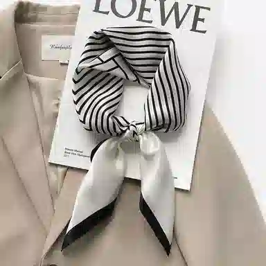 优幽兰 韩版高级感四季通用小方巾气质优雅洋气条纹通勤小领巾搭配衬衫职业装饰护颈围脖子薄围巾实用 聚酯纤维 丝巾 女款