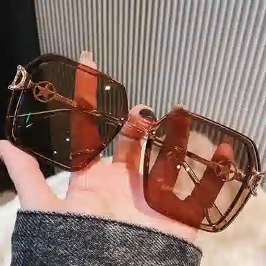 优幽兰 小众韩版高级感骑车开车休闲旅游潮流全框气质显脸小街拍防晒简约开车时尚穿搭 方形 太阳眼镜 男女同款情侣款