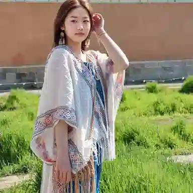 优幽兰 民族风针织流苏披风小众设计感彩色保暖斗篷外套云南川西旅游度假拍照打卡穿搭 聚酯纤维 披肩 女款