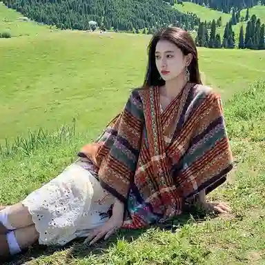 优幽兰 小众设计感民族风彩格流苏披风草原川西内蒙旅游拍照斗篷办公室空调房多功能保暖外搭 聚酯纤维 披肩 女款