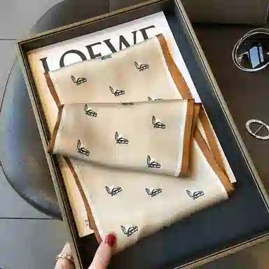 优幽兰 清新淡雅通用搭配衬衫小马图案护颈气质优雅宫廷风高级感穿搭 真丝丝巾围巾纱巾发带飘带 女款