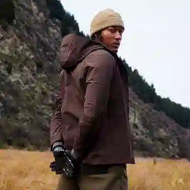 阿尔卑斯 软壳户外护颈充气枕连帽休闲外套三防夹克冲锋衣 男女同款