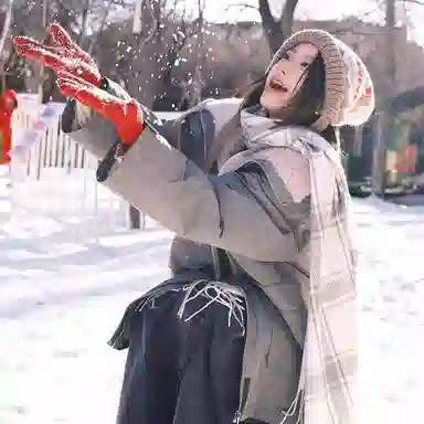 雅鹿 高级感仿羊绒条纹格子保暖加厚柔软显白两用披肩 秋冬小清新防寒护颈学生百搭毛绒围脖 聚酯纤维 绒线围巾 男女同款情侣款 礼盒装