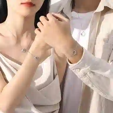 S925