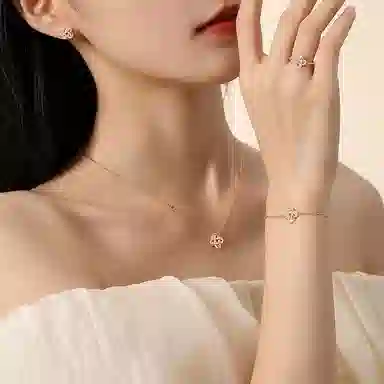 S925