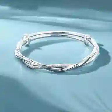 999