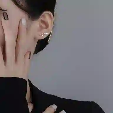 999