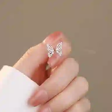 925