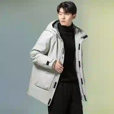 鸭鸭 纯色大口袋保暖防风连帽羽绒服 男款