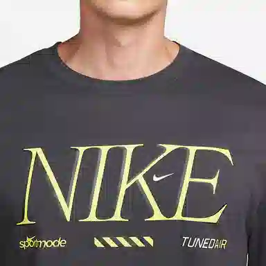 Nike Sportswear T