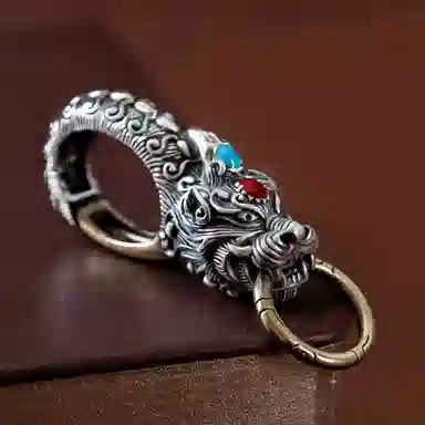 925