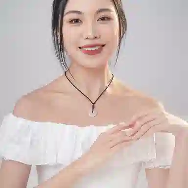 七可 圆满平安扣 平安顺遂褔气满满 新中式古风锁骨链 简约小众轻奢百搭高级感 本命年礼盒 好运 玉髓 项链 男女同款情侣款