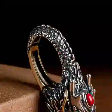 925