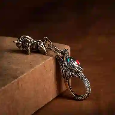 925