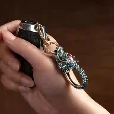 925