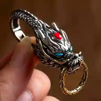925