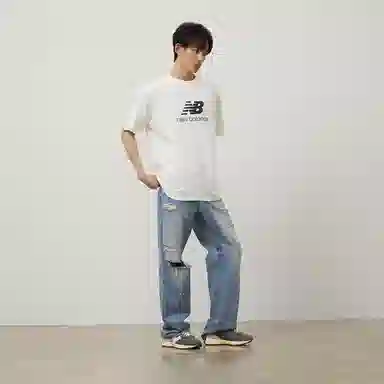New Balance LogoT