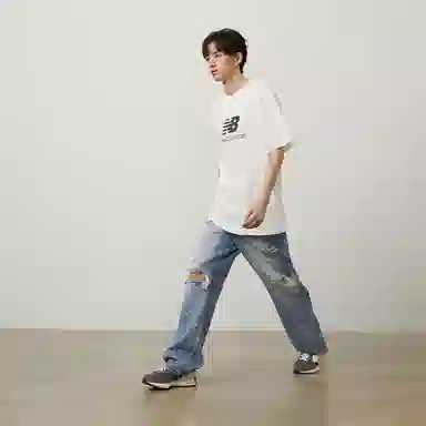 New Balance LogoT