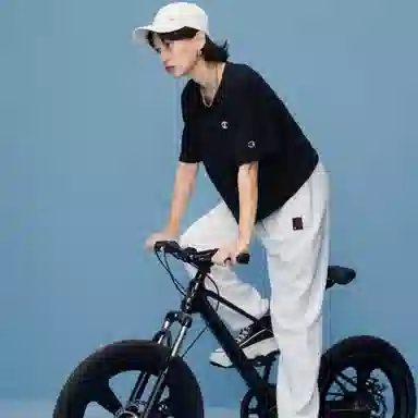 Champion SS22 US Life LogoT