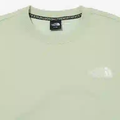 THE NORTH FACE ESSENTIAL Logo