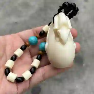 書卓 钱袋鼠 随身盘玩 文玩招财雕刻把玩 装饰品 平安车载工艺品#好运 象牙果 把件 男女同款情侣款