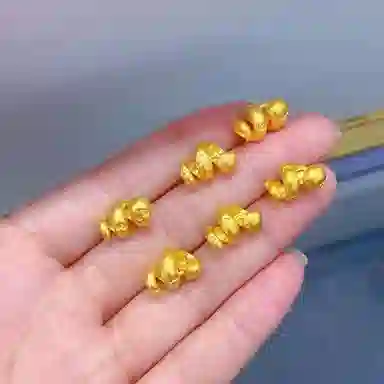 999