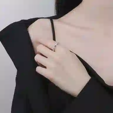 S925