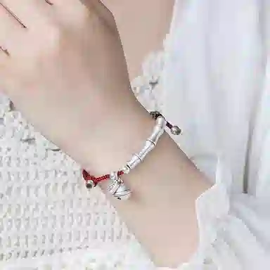 999