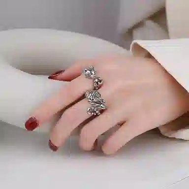 S925