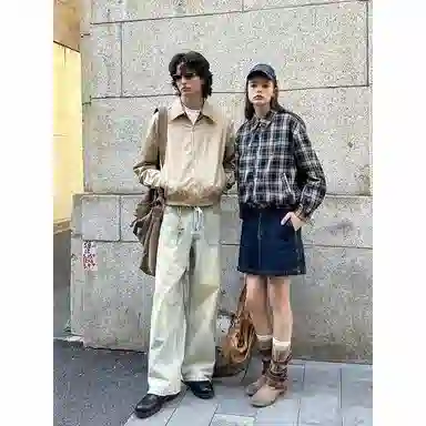 COUNTRY MOMENT