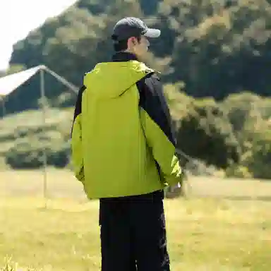 SNOW FLYING Mountain Logo Down Jacket