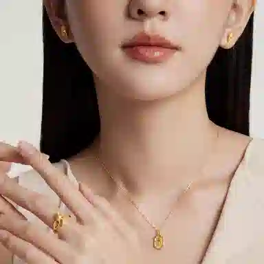 周大福精美气质郁金香足金黄金戒指女闺蜜同款