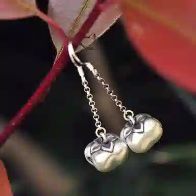 990