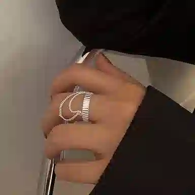 LILYLOTTY ins