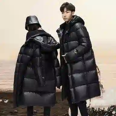 鸭鸭 黑金标色奢金保暖过膝连帽防寒羽绒服 男女同款 黑色