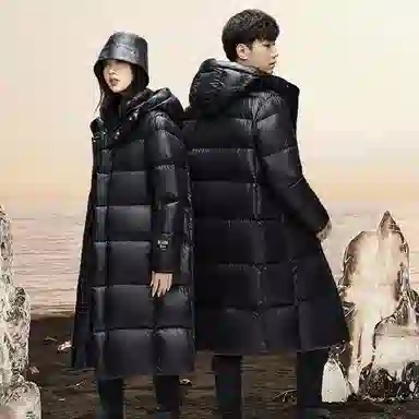 鸭鸭 黑金标色奢金保暖过膝连帽防寒羽绒服 男女同款 黑色